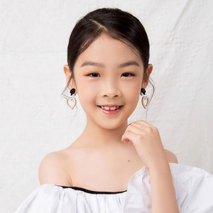 李昕格资料,李昕格最新歌曲,李昕格MV视频,李昕格音乐专辑,李昕格好听的歌