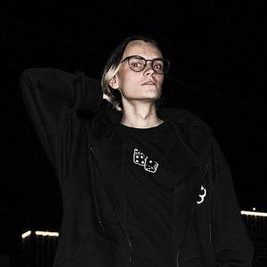 TOLCHONOV资料,TOLCHONOV最新歌曲,TOLCHONOVMV视频,TOLCHONOV音乐专辑,TOLCHONOV好听的歌