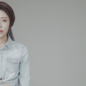 像暗杀似的绕到背后突然拥抱你