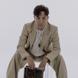 刘泓君资料,刘泓君最新歌曲,刘泓君MV视频,刘泓君音乐专辑,刘泓君好听的歌