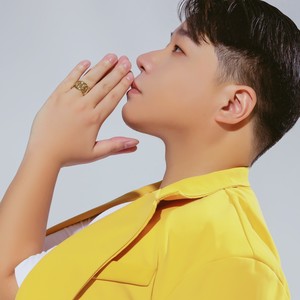 黄茏资料,黄茏最新歌曲,黄茏MV视频,黄茏音乐专辑,黄茏好听的歌