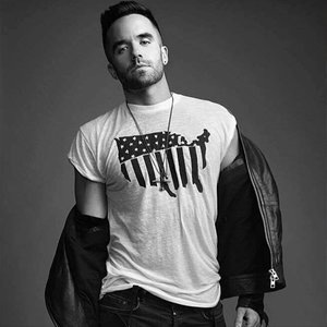 Brian Justin Crum资料,Brian Justin Crum最新歌曲,Brian Justin CrumMV视频,Brian Justin Crum音乐专辑,Brian Justin Crum好听的歌