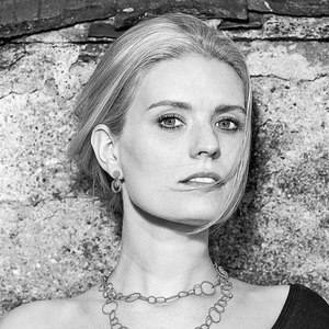 Sarah Traubel资料,Sarah Traubel最新歌曲,Sarah TraubelMV视频,Sarah Traubel音乐专辑,Sarah Traubel好听的歌