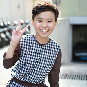 Công Quốc资料,Công Quốc最新歌曲,Công QuốcMV视频,Công Quốc音乐专辑,Công Quốc好听的歌