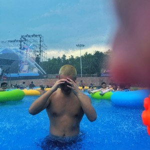 郑若曲资料,郑若曲最新歌曲,郑若曲MV视频,郑若曲音乐专辑,郑若曲好听的歌