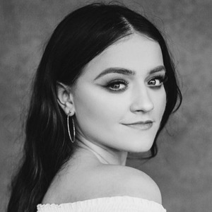 Emily Middlemas资料,Emily Middlemas最新歌曲,Emily MiddlemasMV视频,Emily Middlemas音乐专辑,Emily Middlemas好听的歌