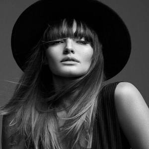 Nina Rodriguez资料,Nina Rodriguez最新歌曲,Nina RodriguezMV视频,Nina Rodriguez音乐专辑,Nina Rodriguez好听的歌