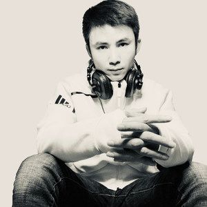 龙城小夜曲资料,龙城小夜曲最新歌曲,龙城小夜曲MV视频,龙城小夜曲音乐专辑,龙城小夜曲好听的歌