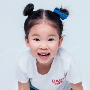 余诗彤资料,余诗彤最新歌曲,余诗彤MV视频,余诗彤音乐专辑,余诗彤好听的歌