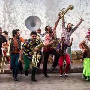 Banda Conmoción资料,Banda Conmoción最新歌曲,Banda ConmociónMV视频,Banda Conmoción音乐专辑,Banda Conmoción好听的歌