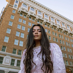 Bella Renee资料,Bella Renee最新歌曲,Bella ReneeMV视频,Bella Renee音乐专辑,Bella Renee好听的歌