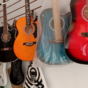 李洪杰资料,李洪杰最新歌曲,李洪杰MV视频,李洪杰音乐专辑,李洪杰好听的歌