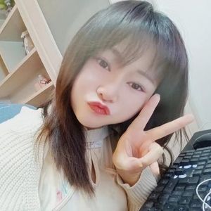 路灯下的小姑娘