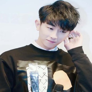 九玉南峰资料,九玉南峰最新歌曲,九玉南峰MV视频,九玉南峰音乐专辑,九玉南峰好听的歌