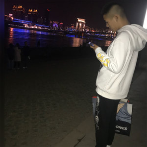 谷一鸣资料,谷一鸣最新歌曲,谷一鸣MV视频,谷一鸣音乐专辑,谷一鸣好听的歌