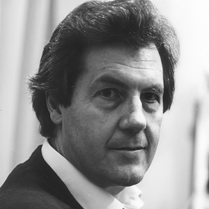 Neil Howlett资料,Neil Howlett最新歌曲,Neil HowlettMV视频,Neil Howlett音乐专辑,Neil Howlett好听的歌