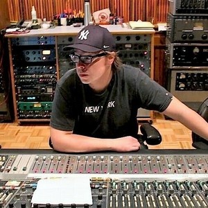 Luis Bacqué资料,Luis Bacqué最新歌曲,Luis BacquéMV视频,Luis Bacqué音乐专辑,Luis Bacqué好听的歌