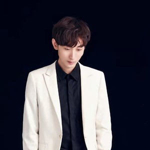 韩笑资料,韩笑最新歌曲,韩笑MV视频,韩笑音乐专辑,韩笑好听的歌