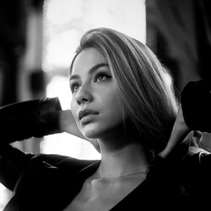Nikol Apatini资料,Nikol Apatini最新歌曲,Nikol ApatiniMV视频,Nikol Apatini音乐专辑,Nikol Apatini好听的歌