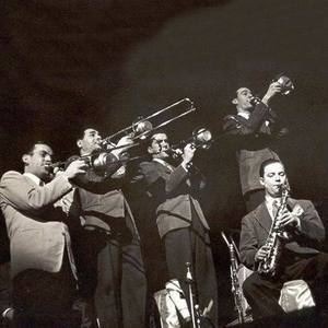 Glenn Miller & His Orchestra资料,Glenn Miller & His Orchestra最新歌曲,Glenn Miller & His OrchestraMV视频,Glenn Miller & His Orchestra音乐专辑,Glenn Miller & His Orchestra好听的歌
