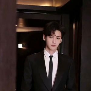 冷/LEE HI (李遐怡)