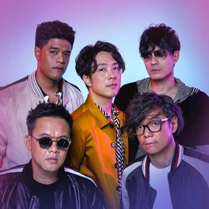 ใครเจ็บกว่า (Official Audio with Lyrics)