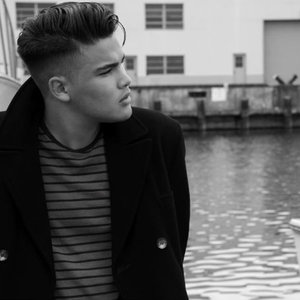 Roméo Testa资料,Roméo Testa最新歌曲,Roméo TestaMV视频,Roméo Testa音乐专辑,Roméo Testa好听的歌