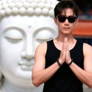 陈德华资料,陈德华最新歌曲,陈德华MV视频,陈德华音乐专辑,陈德华好听的歌