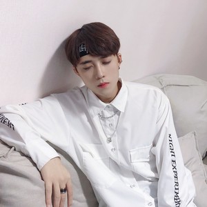 不酷鱼飞资料,不酷鱼飞最新歌曲,不酷鱼飞MV视频,不酷鱼飞音乐专辑,不酷鱼飞好听的歌