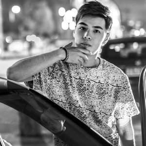 何山资料,何山最新歌曲,何山MV视频,何山音乐专辑,何山好听的歌