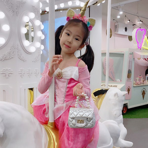 小小米资料,小小米最新歌曲,小小米MV视频,小小米音乐专辑,小小米好听的歌