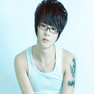 小阿飞资料,小阿飞最新歌曲,小阿飞MV视频,小阿飞音乐专辑,小阿飞好听的歌