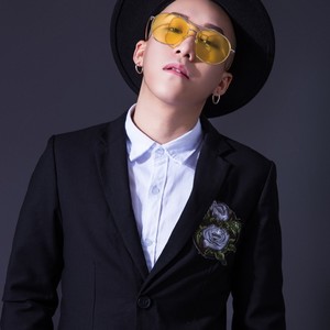 冯任笑资料,冯任笑最新歌曲,冯任笑MV视频,冯任笑音乐专辑,冯任笑好听的歌