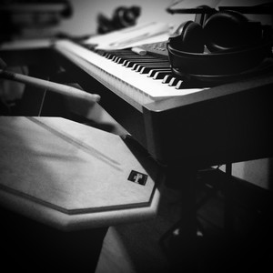 断线玩偶资料,断线玩偶最新歌曲,断线玩偶MV视频,断线玩偶音乐专辑,断线玩偶好听的歌