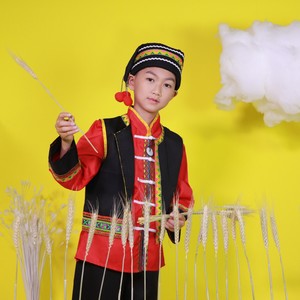 杨臣谕资料,杨臣谕最新歌曲,杨臣谕MV视频,杨臣谕音乐专辑,杨臣谕好听的歌