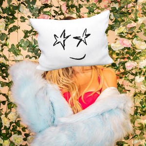 Pillows资料,Pillows最新歌曲,PillowsMV视频,Pillows音乐专辑,Pillows好听的歌