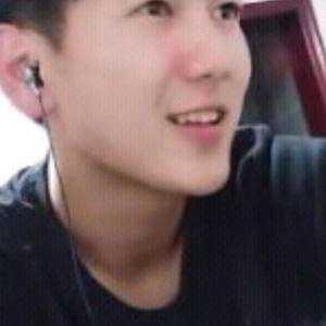 小饼资料,小饼最新歌曲,小饼MV视频,小饼音乐专辑,小饼好听的歌