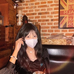 梁巴黎资料,梁巴黎最新歌曲,梁巴黎MV视频,梁巴黎音乐专辑,梁巴黎好听的歌