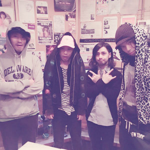 QUADRANGLE (クアドラングル)资料,QUADRANGLE (クアドラングル)最新歌曲,QUADRANGLE (クアドラングル)MV视频,QUADRANGLE (クアドラングル)音乐专辑,QUADRANGLE (クアドラングル)好听的歌