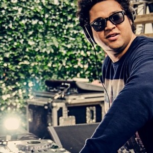 Sam O Neall资料,Sam O Neall最新歌曲,Sam O NeallMV视频,Sam O Neall音乐专辑,Sam O Neall好听的歌