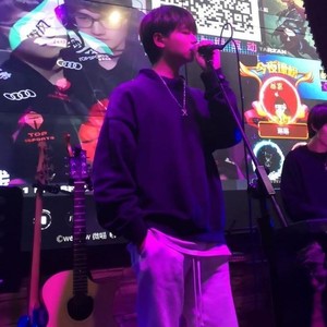 凤凰花开的路口