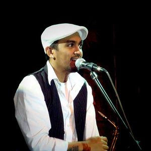 Glenn Fredly资料,Glenn Fredly最新歌曲,Glenn FredlyMV视频,Glenn Fredly音乐专辑,Glenn Fredly好听的歌