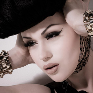 Viktoria Modesta