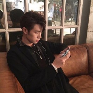 许先生—Healer资料,许先生—Healer最新歌曲,许先生—HealerMV视频,许先生—Healer音乐专辑,许先生—Healer好听的歌