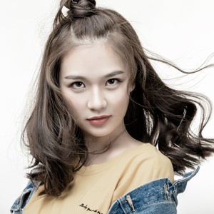 江雪资料,江雪最新歌曲,江雪MV视频,江雪音乐专辑,江雪好听的歌