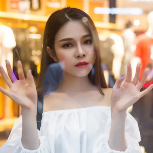 李尹薇资料,李尹薇最新歌曲,李尹薇MV视频,李尹薇音乐专辑,李尹薇好听的歌