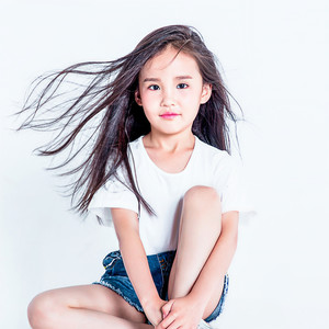 都琳资料,都琳最新歌曲,都琳MV视频,都琳音乐专辑,都琳好听的歌