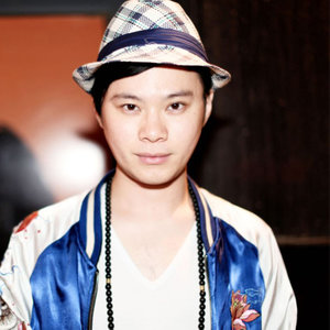 岳越资料,岳越最新歌曲,岳越MV视频,岳越音乐专辑,岳越好听的歌