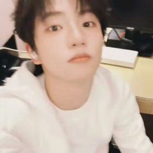 简柚资料,简柚最新歌曲,简柚MV视频,简柚音乐专辑,简柚好听的歌