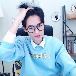 憨憨学长资料,憨憨学长最新歌曲,憨憨学长MV视频,憨憨学长音乐专辑,憨憨学长好听的歌